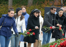Azerbaijani public visits Alley of Honor to commemorate 12th death anniversary of Heydar Aliyev. Azerbaijan, Dec.12, 2015
